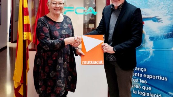 Mercè Rosich, presidenta de la Federació Catalana d'Atletisme i Leo Martínez, adjunt a la Direcció General de Mutuacat