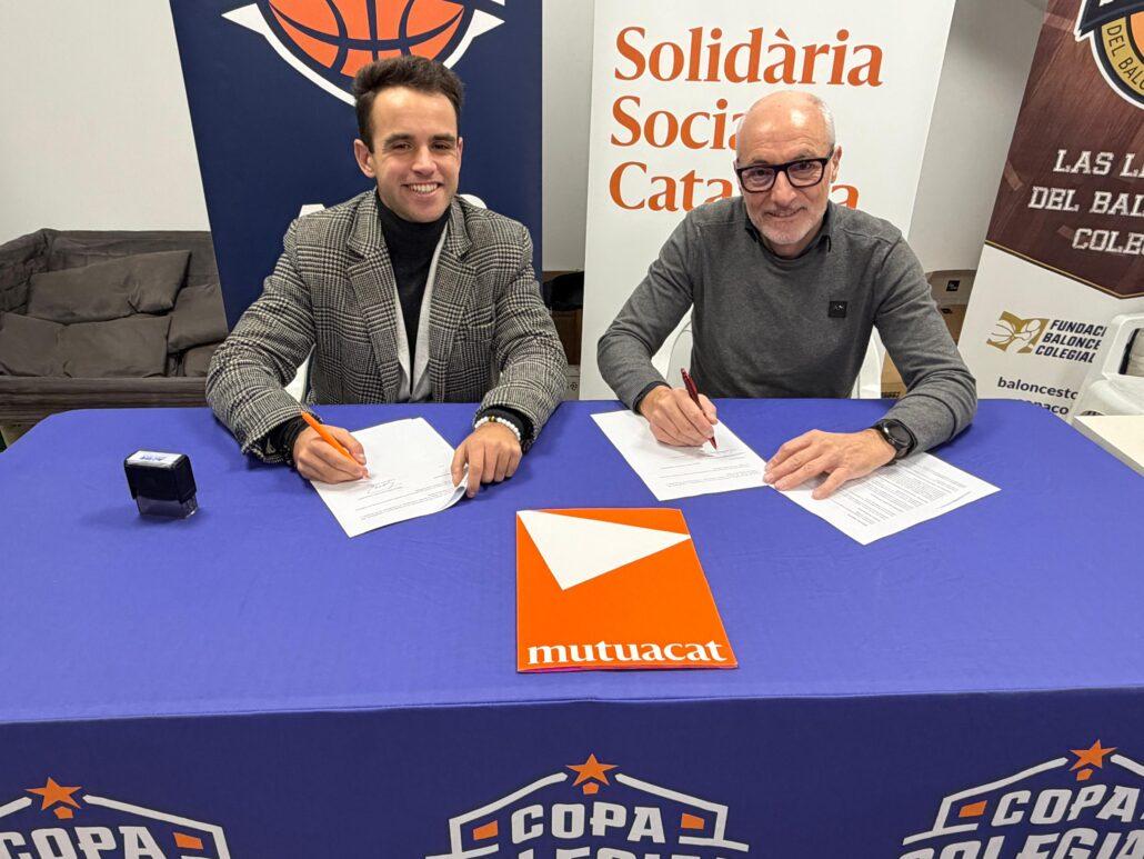 Sergi Àlex i Leo Martínez en la signatura de l'acord entre Copa Col·legial Catalunya i Mutuacat