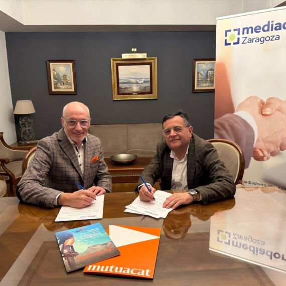 Signatura de l'acord de col·laboració entre Mutuacat i el Co·legi de Mediadors de Saragossa
