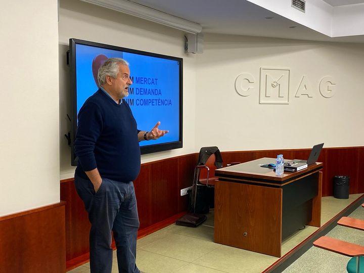 Víctor Domingo en una de les conferències sobre assegurances esportives