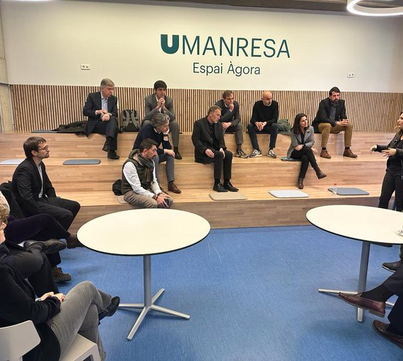 Laura Vilagrà amb agents econòmics i socials de Bages