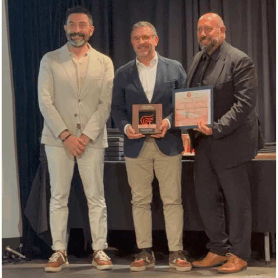 Sergi Macià, director general de Mutuacat, Ignasi Planas, President de la Federació Catalana de Rugbi i Marc Vilabrú, membre de la Junta Directiva d'ACGEP en l'entrega de Premis a la Gestió Esportiva
