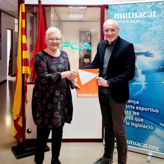 Mercè Rosich, presidenta de la Federació Catalana d'Atletisme i Leo Martínez, adjunt a la Direcció General de Mutuacat